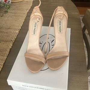 Steve Madden Nude heels